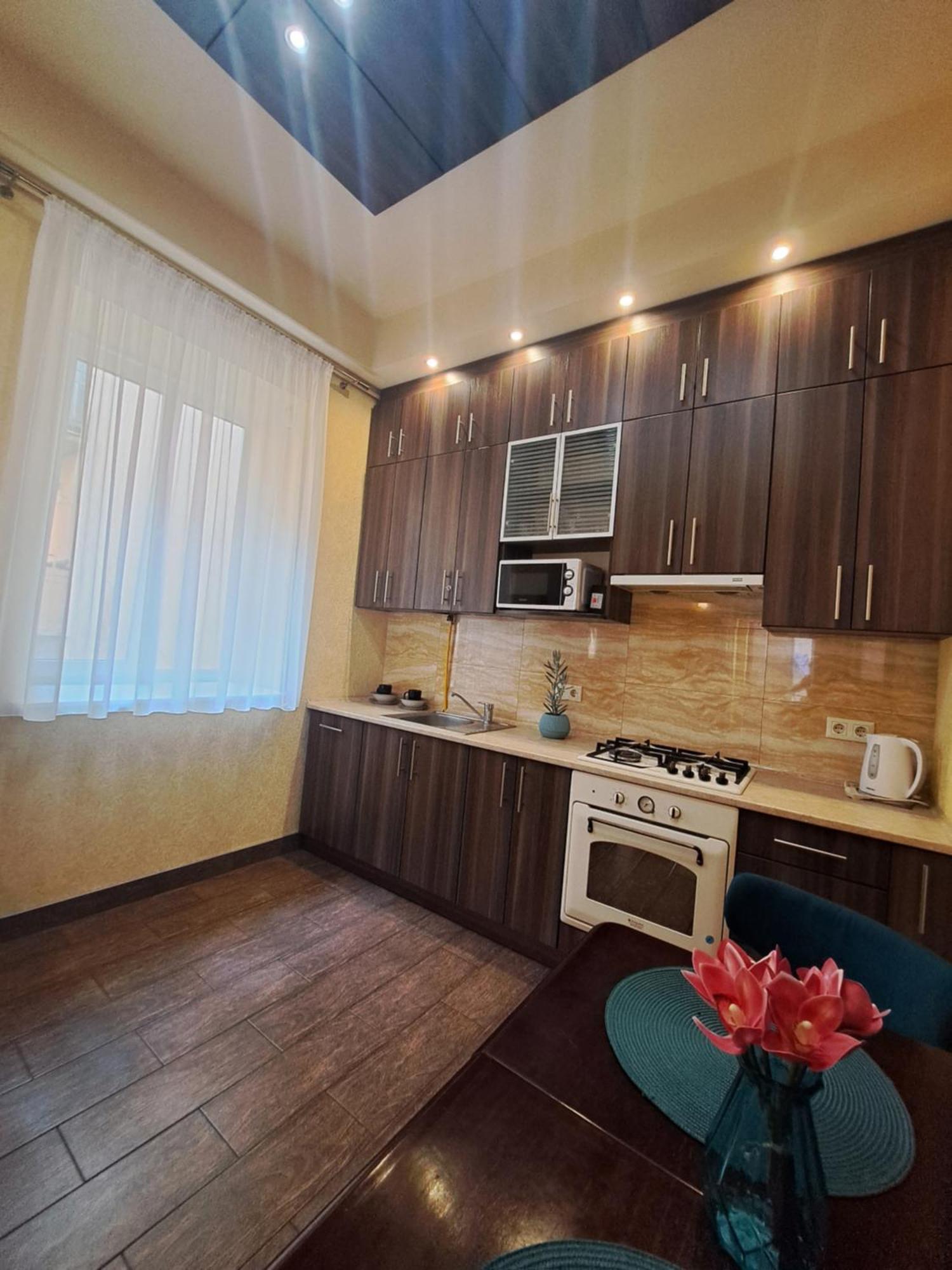 Apartment апартаминти у центрі міста опера Lviv